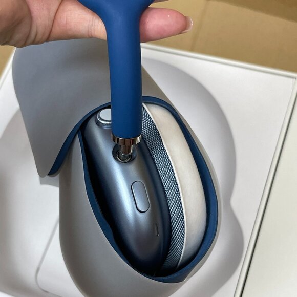 Apple AirPods Max (Blue) - Picture 3 of 5